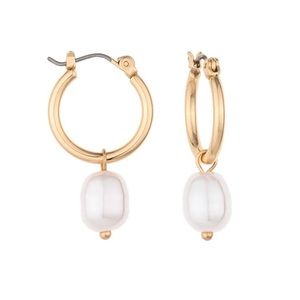 ❌SOLD❌ Pearl Hoop Earrings *NEW*